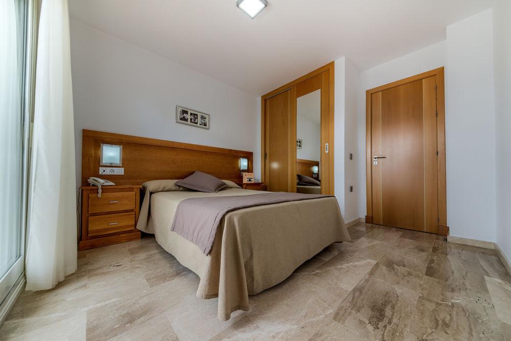 Hotel Apartamentos Loto Conil コニル・デ・ラ・フロンテラ エクステリア 写真