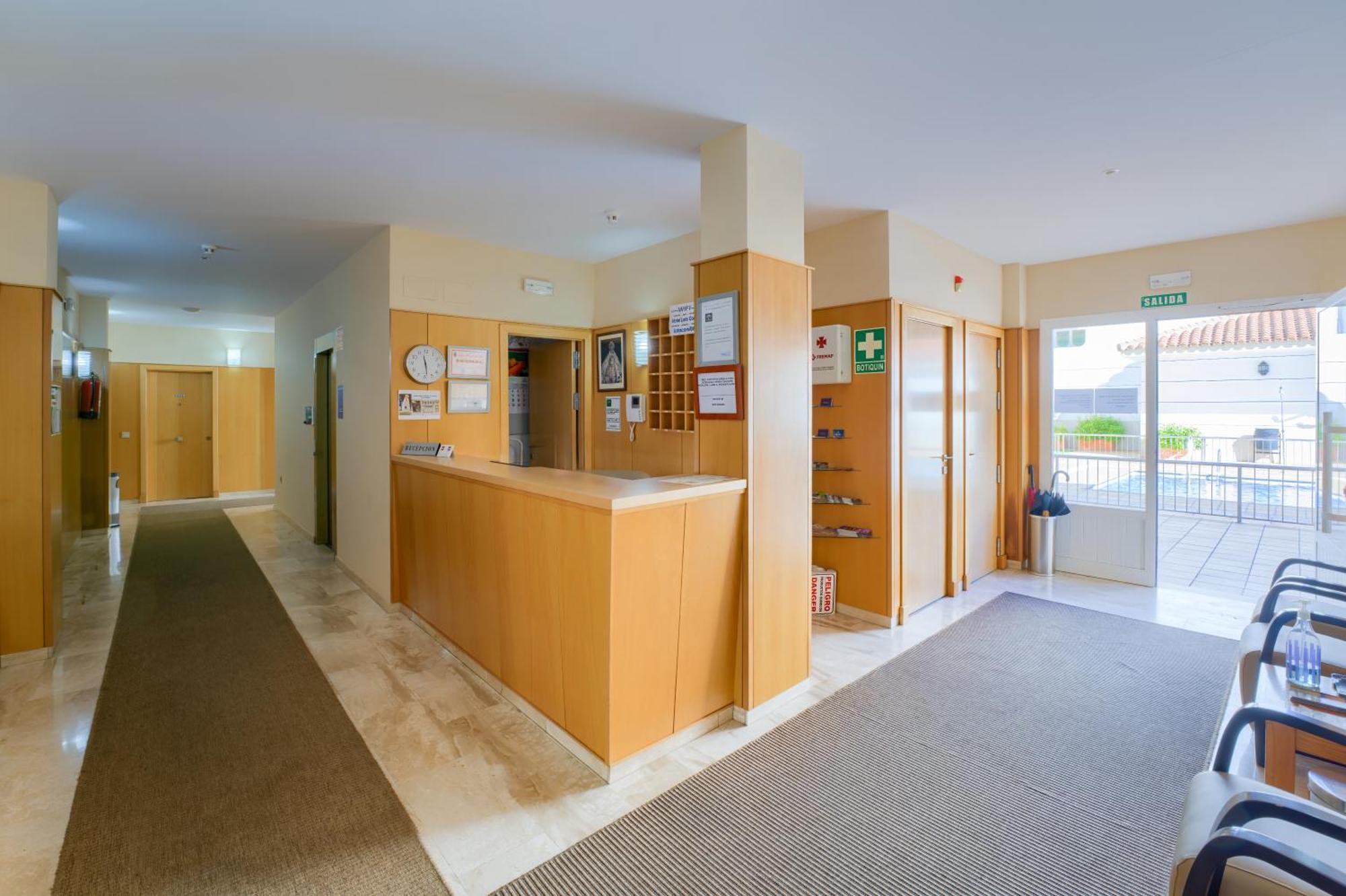 Hotel Apartamentos Loto Conil コニル・デ・ラ・フロンテラ エクステリア 写真
