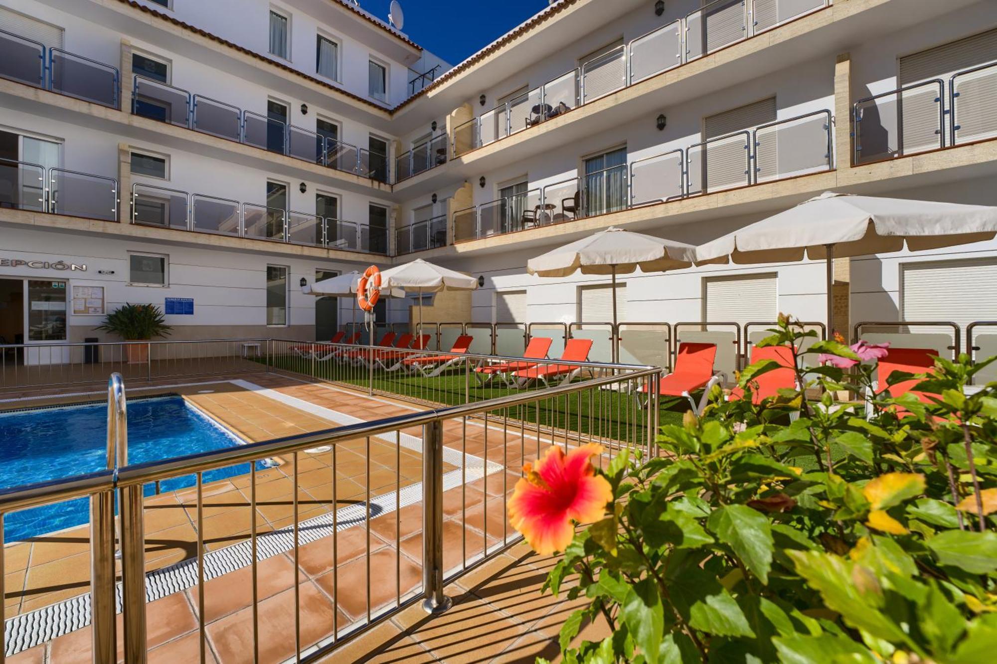 Hotel Apartamentos Loto Conil コニル・デ・ラ・フロンテラ エクステリア 写真