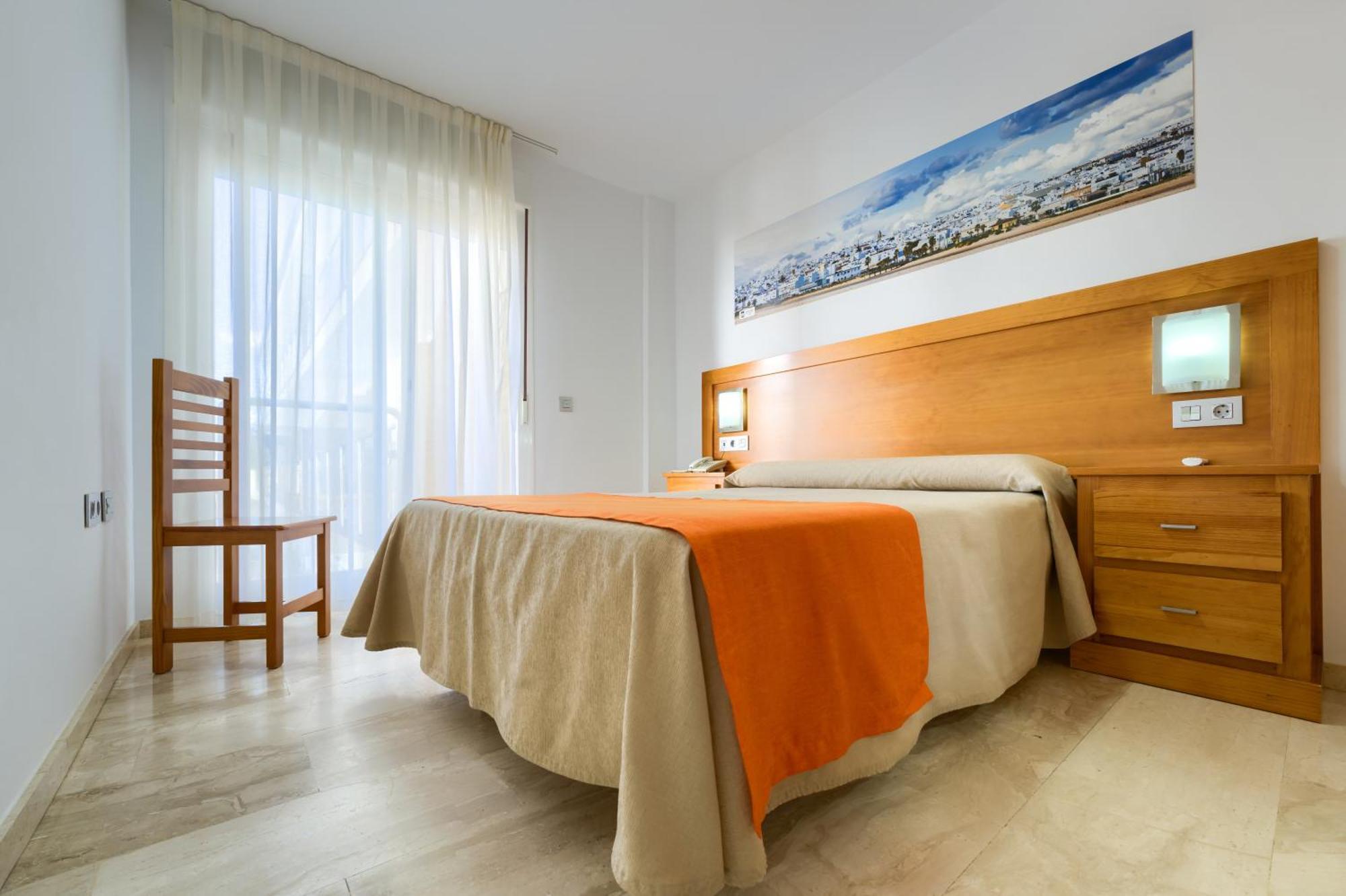 Hotel Apartamentos Loto Conil コニル・デ・ラ・フロンテラ エクステリア 写真