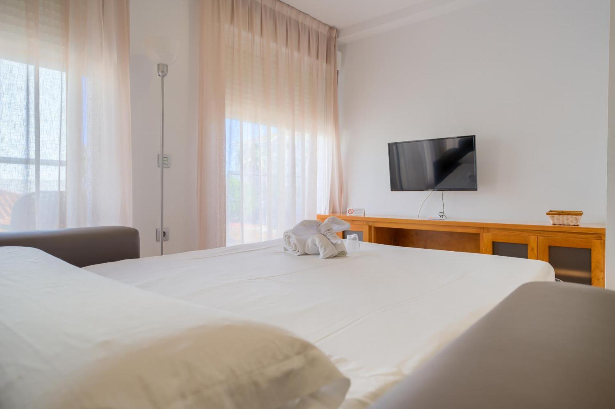 Hotel Apartamentos Loto Conil コニル・デ・ラ・フロンテラ エクステリア 写真