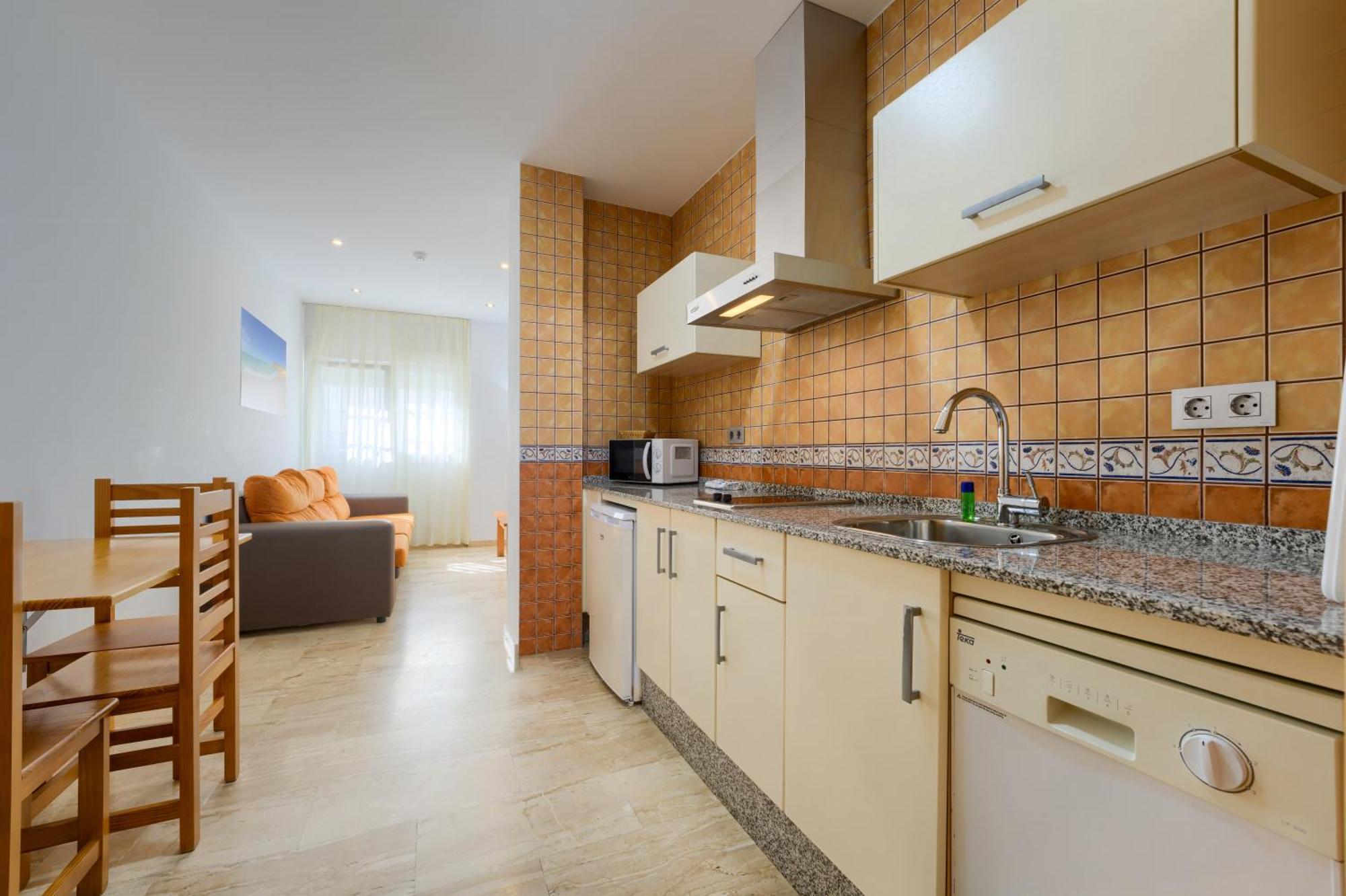 Hotel Apartamentos Loto Conil コニル・デ・ラ・フロンテラ エクステリア 写真