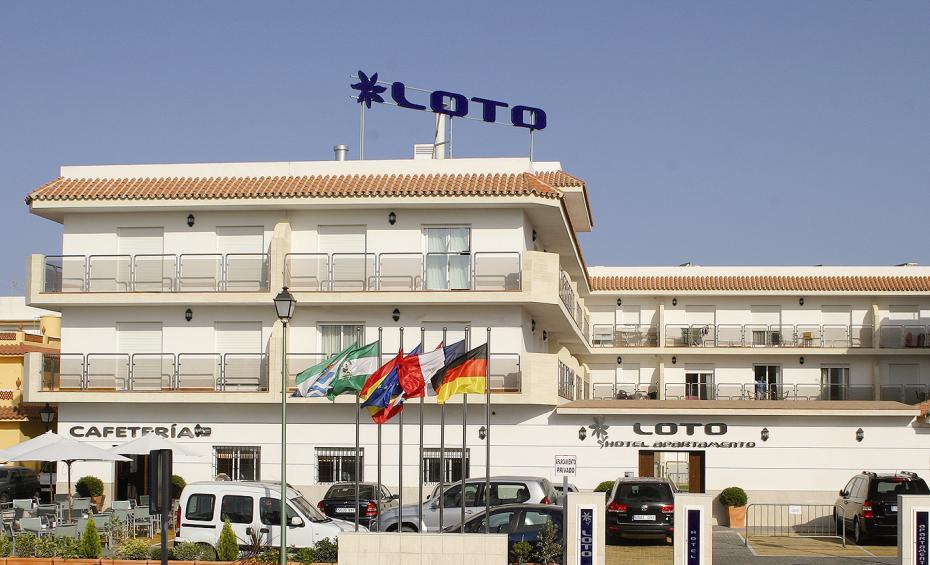 Hotel Apartamentos Loto Conil コニル・デ・ラ・フロンテラ エクステリア 写真