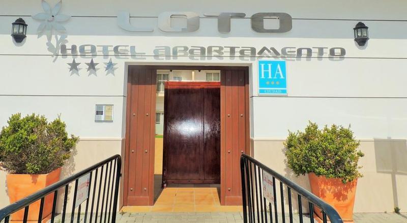 Hotel Apartamentos Loto Conil コニル・デ・ラ・フロンテラ エクステリア 写真