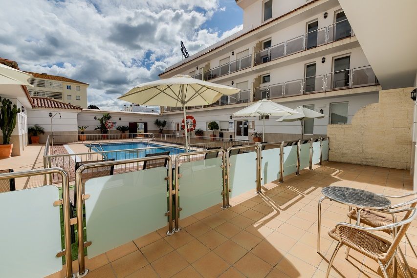 Hotel Apartamentos Loto Conil コニル・デ・ラ・フロンテラ エクステリア 写真