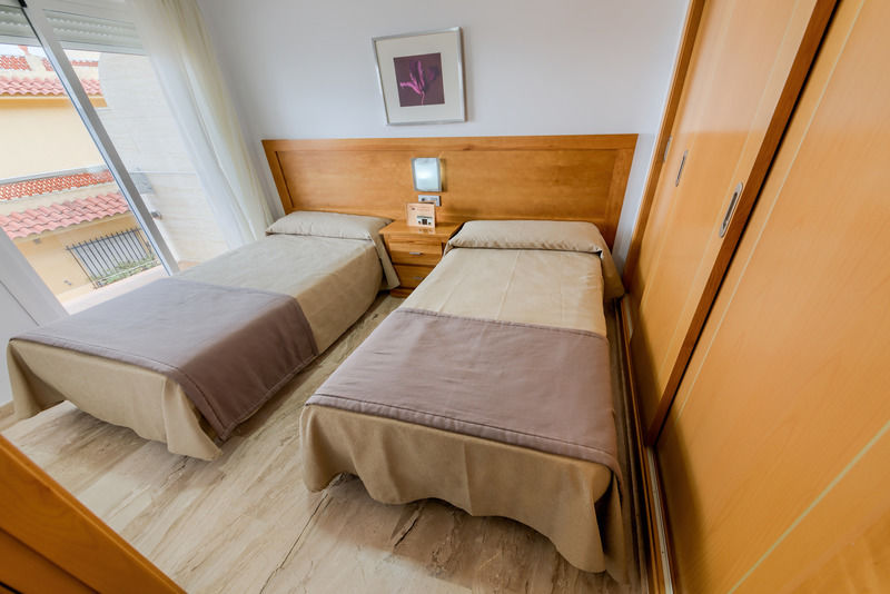 Hotel Apartamentos Loto Conil コニル・デ・ラ・フロンテラ エクステリア 写真