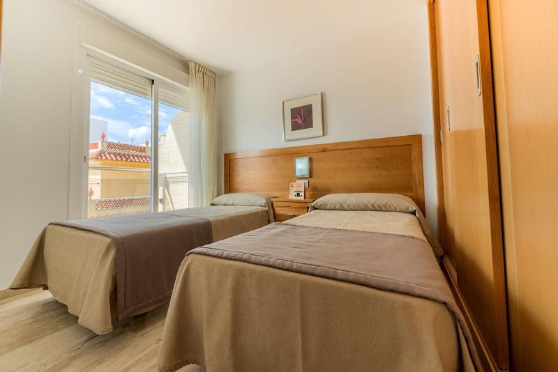 Hotel Apartamentos Loto Conil コニル・デ・ラ・フロンテラ エクステリア 写真