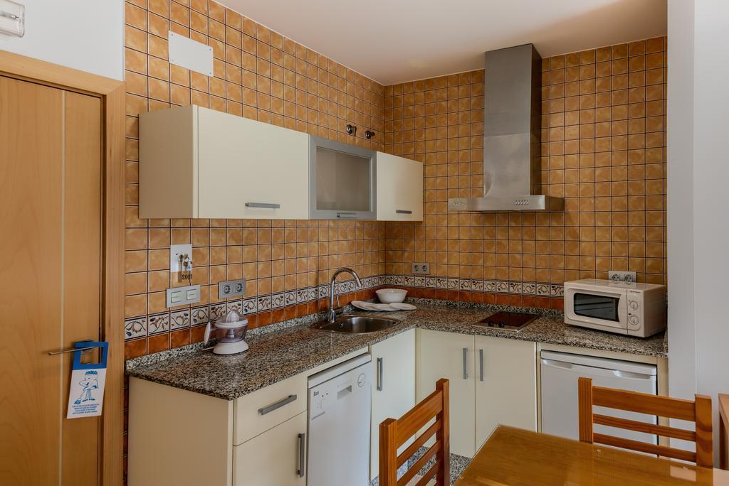 Hotel Apartamentos Loto Conil コニル・デ・ラ・フロンテラ エクステリア 写真