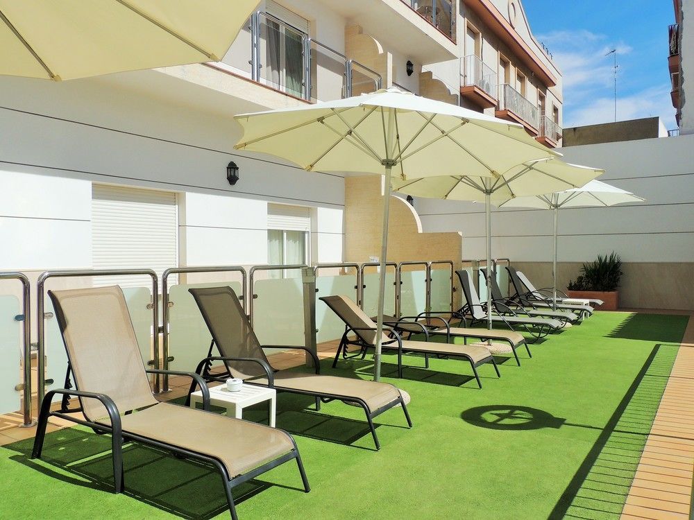 Hotel Apartamentos Loto Conil コニル・デ・ラ・フロンテラ エクステリア 写真