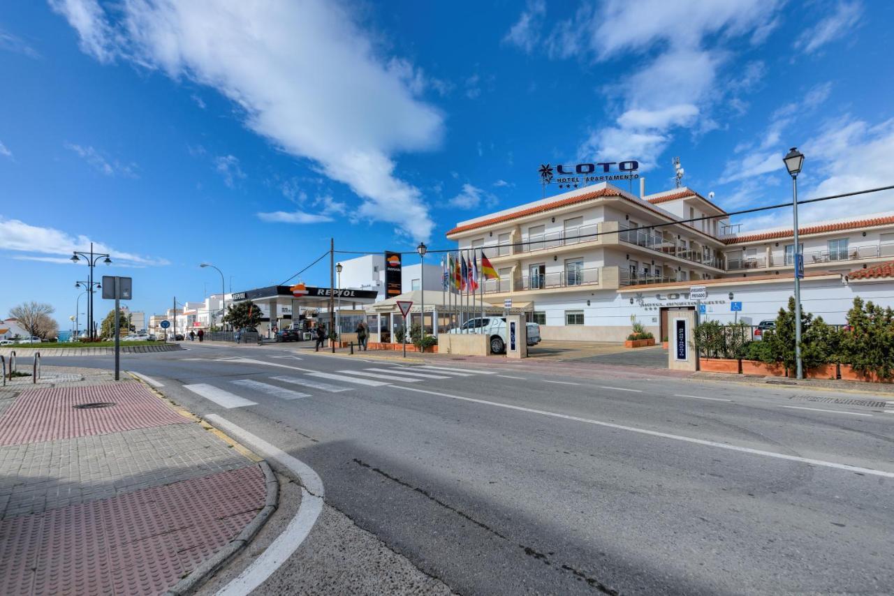 Hotel Apartamentos Loto Conil コニル・デ・ラ・フロンテラ エクステリア 写真